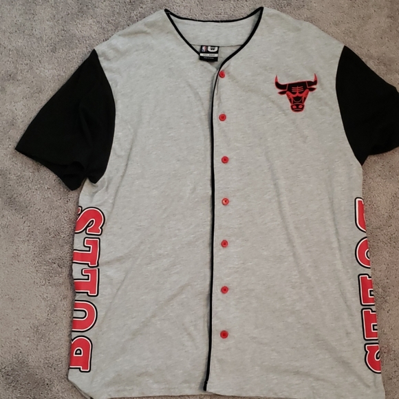 Bulls button down - Picture 2 of 5